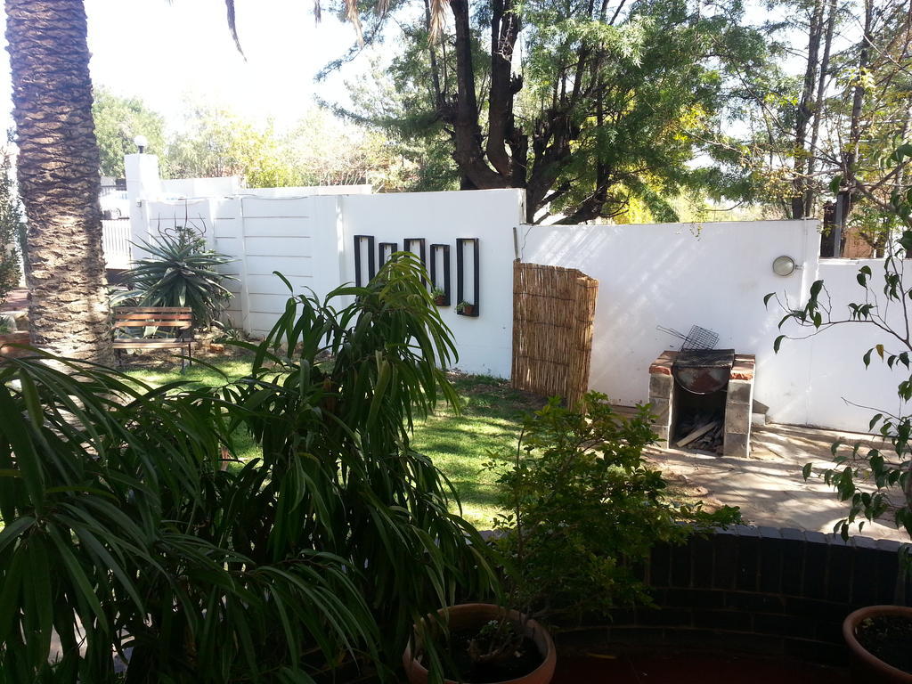 Rivendell Hotel Windhoek Buitenkant foto